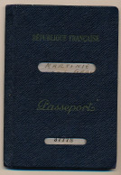 FRANCE - Passeport Délivré à Paris - 1955 / 1963 - Fiscaux Type Daussy 2000F Et 3200F - Divers Visas Européens - Covers & Documents