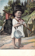 ENFANTS - Jeune Garçon Porte Son Baluchon Sur Son épaule - Chapeau - Pot De Chambre - Carte Postale Ancienne - Other & Unclassified