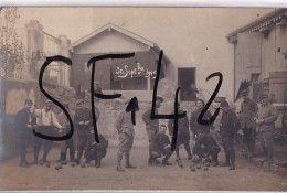 MILITAIRES  JOUANT AUX BOULES   LYONNAISES      PHOTO  RAPHANEL         LYON - Regionale Spiele