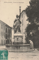 CPA (83 Var ) Besse Sur Issole Statue De La République Animée - Besse-sur-Issole