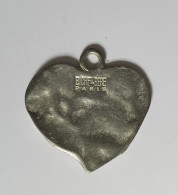 MEDAILLON BICHE DE BERE Paris COEUR 1998 - Pendants