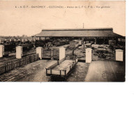 BENIN DAHOMEY A O F Cotonou Gare , Atelier De C F C F D , Vue Générale , Wagons - Benin