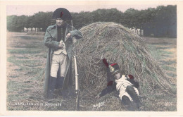 Hommes Militaire - NAPOLEON Et La Sentinelle - Carte Postale Ancienne - Hombres Políticos Y Militares