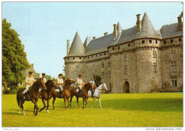 Carte Postale 19 - Arnac Pompadour - Le Chateau Et Le Haras National, Cité Du Cheval Trés Beau Plan - Arnac Pompadour