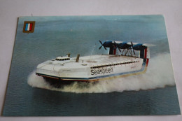 L'aéroglisseur  " Ingénieur Jean Bertin" Appartenant à La S.N.C.F - Hovercrafts