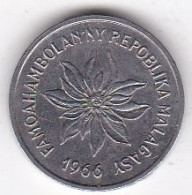 Madagascar 1 Franc 1966. Buffle / Fleur, En Acier Inoxydable, KM# 8 - Madagaskar