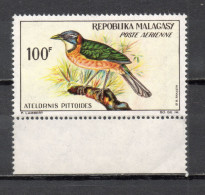 MADAGASCAR  PA  N° 90  NEUF SANS CHARNIERE  COTE 5.00€    OISEAUX ANIMAUX - Madagascar (1960-...)