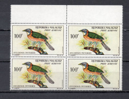 MADAGASCAR  PA  N° 90  BLOC DE QUATRE TIMBRES NEUF SANS CHARNIERE  COTE 20.00€    OISEAUX ANIMAUX - Madagascar (1960-...)