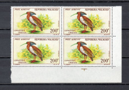 MADAGASCAR  PA  N° 91  BLOC DE QUATRE TIMBRES NEUF SANS CHARNIERE  COTE 40.00€    OISEAUX ANIMAUX - Madagascar (1960-...)