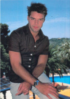 CELEBRITES - CHANTEURS & MUSICIENS - Ricky MARTIN - Carte Postale Ancienne - Singers & Musicians