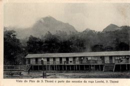 S. SÃO TOMÉ - Vista Do Pico De S. Thomé E Parte Das Senzalas Da  Roça Lemba - Sao Tome Et Principe