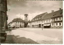 CP De WASSELONNE " Place Du Maréchal Leclere " - Wasselonne