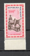 MADAGASCAR  PA  N° 96    NEUF SANS CHARNIERE  COTE 2.20€   ART MALGACHE STATUE - Madagascar (1960-...)