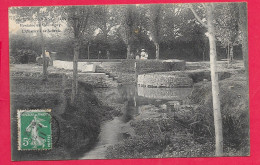 CPa 18- LES AIX D'ANGILLON-Fontaine De Valentigny, L'Ouailer à Sa Source N°18 BELLE CARTE Voyagée 1911 - Les Aix-d'Angillon