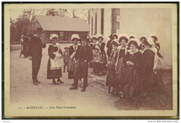 Carte Postale Ancienne 11. - Bannalec. - Une Noce Bretonne - Noces