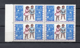 MADAGASCAR  PA  N° 99  BLOC DE QUATRE TIMBRES  NEUF SANS CHARNIERE  COTE 8.00€   NATIONS UNIES ENFANCE - Madagascar (1960-...)