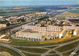 78-TRAPPES- SQUARE LEO-LAGRANGE SQUARE DE LA COMMUNE VUE AERIENNE - Trappes