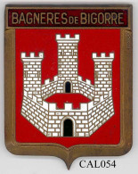 CAL054 - PLAQUE CALANDRE AUTO - BAGNERES DE BIGORRE - Sonstige & Ohne Zuordnung