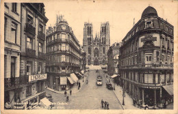 BELGIQUE - BRUXELLES - Rue Et Eglise Sainte Gudule - Carte Postale Ancienne - Monumenten, Gebouwen