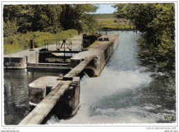 Carte Postale 59. Arleux L'écluse Du Pont Des Prussiens Et La Chate D'eau Trés Beau Plan - Arleux