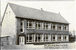 OOSTHOVEN - Kleuterschool - Photo - Oud-Turnhout