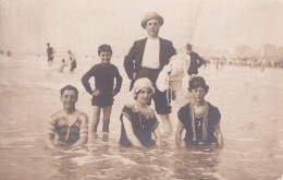 BAIGNEUSE ET BAIGNEUR(CARTE PHOTO) - Natation