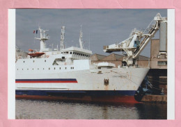 PHOTOGRAPHIE - PORT DE DUNKERQUE - BRITTANY FERRIES   " COUTANCES  " (9) FERRY BOAT / PAQUEBOT - Boats