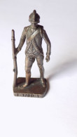 KINDER - FIGURINE EN METAL - SOLDAT AVEC FUSIL (1780) - Figurines En Métal