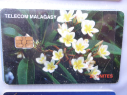 MADAGASCAR MALAGASY    USED CARDS  FLOWERS - Madagascar