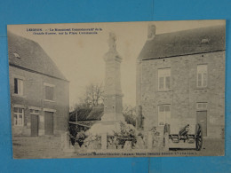 Leignon Le Monument Commémoratif De La Grande Guerre, Sur La Place Communale - Ciney