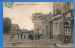 27 - Eure - Bourgtheroulde - Un Cote De La Place (N12897) - Bourgtheroulde