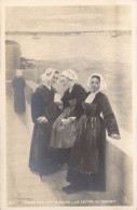 FANTAISIE - Femmes - Sœurs - Carte Postale Ancienne - Donne