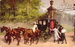 Illustration Non Signée - Chevaux Tirant Un Carosse - Carte Postale Ancienne - Pferde