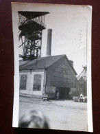 62 - Pas De Calais - Divion : Carte Photo , Chevalet De La Fosse De La Clarence , Petite Animation Circa 1930 - Divion