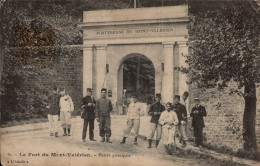 92 , Cpa  Le Fort Du MONT VALERIEN , 61 , Entrée Principale   (17992) - Mont Valerien
