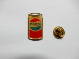 Beau Pin's , Coca Cola , Pepsi - Coca-Cola