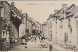 56 Morbihan La Gacilly Rue Lafayette Très Animée Et Très Rare - La Gacilly