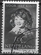 Plaatfout Wit Puntje Op De 1e E Van NEderland (zegel 73) In 1937 Kinderzegels 1½ + 1½ Cent Grijszwart NVPH 300 P4 - Errors & Oddities