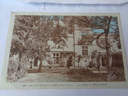 COULONGES -sur -l'Autize: Les Jardins De L'hôtel  - De -ville - Coulonges-sur-l'Autize