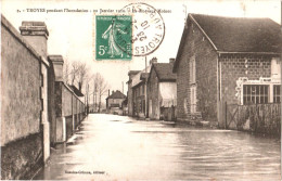 CPA 10 (Aube) Troyes - Pendant L'Inondation. La Rue Aux Moines Le 22 Janvier 1910 TBE éd. Suzaine-Grimon N°9 - Floods
