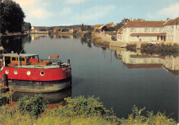 JK-23-2699 : MONETEAU. PENICHE - Moneteau