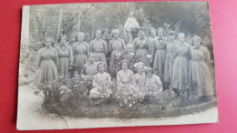 Carte Photo , Un Bonjour D'arromanches , Groupe Femmes Et Enfants - Arromanches