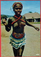 Afrique En Couleurs - Petite Danseuse N°5013 - Fille Seins Nus - Non Classés