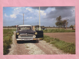 PHOTOGRAPHIE - COUDEKERQUE VILLAGE Entre BERGUES / DUNKERQUE - SIMCA ARIANE  ( 2 ) - Auto's