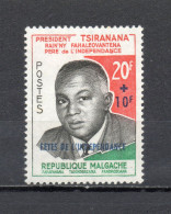 MADAGASCAR   N° 356   NEUF SANS CHARNIERE  COTE 1.00€    PRESIDENT SURCHARGE - Madagascar (1960-...)