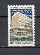MADAGASCAR   N° 394   NEUF SANS CHARNIERE  COTE 1.20€    CAISSE D'EPARGNE  JOURNEE DU TIMBRE - Madagascar (1960-...)