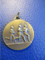 Médaille De Sport /Coureur à Pied/ Groupe De Coureurs En Course/Bronze  / Vers 1930-1950       SPO450 - Otros & Sin Clasificación