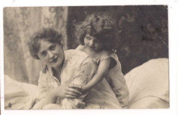 CARTE PHOTO PETITE FILLE ET SA MAMAN -  Série 192/5 - - Groupes D'enfants & Familles