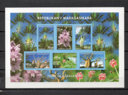 MADAGASCAR BLOC N° 1832 à 1837 NON DENTELE  NEUF SANS CHARNIERE  COTE ? €  FLEUR ARBRE  VOIR DESCRIPTION - Madagascar (1960-...)