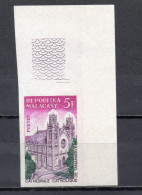 MADAGASCAR  N° 432  NON DENTELE  NEUF SANS CHARNIERE  COTE ? €   CATHEDRALE  RELIGION - Madagascar (1960-...)